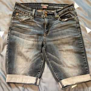 Modern skinny shorts